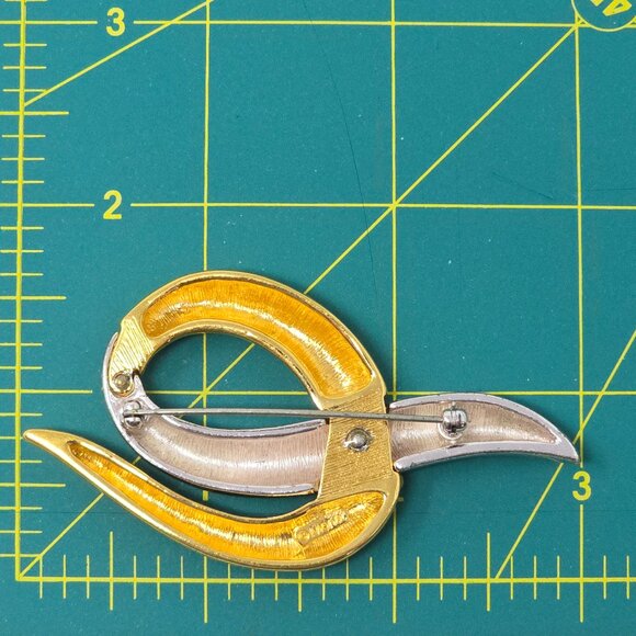 Vintage Monet Abstract Gold and Silver Two Tone Swirl Statement Brooch Pin - Picture 12 of 13